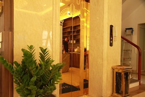 Lobby - The Marine Hotel (Ha Long)