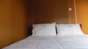 Doppelzimmer | Schreibtisch, Verdunkelungsvorhänge, kostenloses WLAN, Bettwäsche