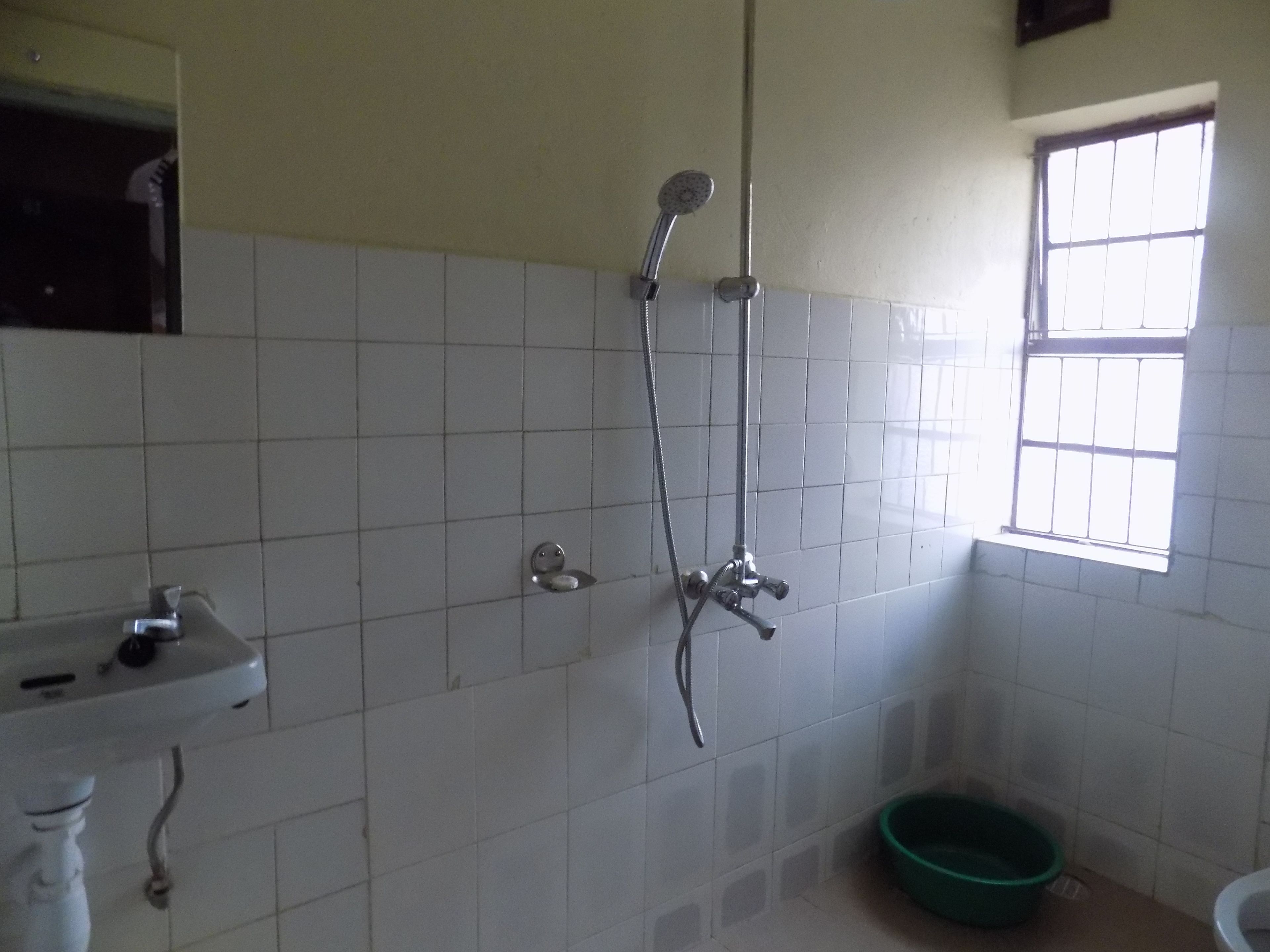 Twin Room | Bathroom
