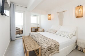 Minibar, safe på rommet, individuelt innredet og skrivebord