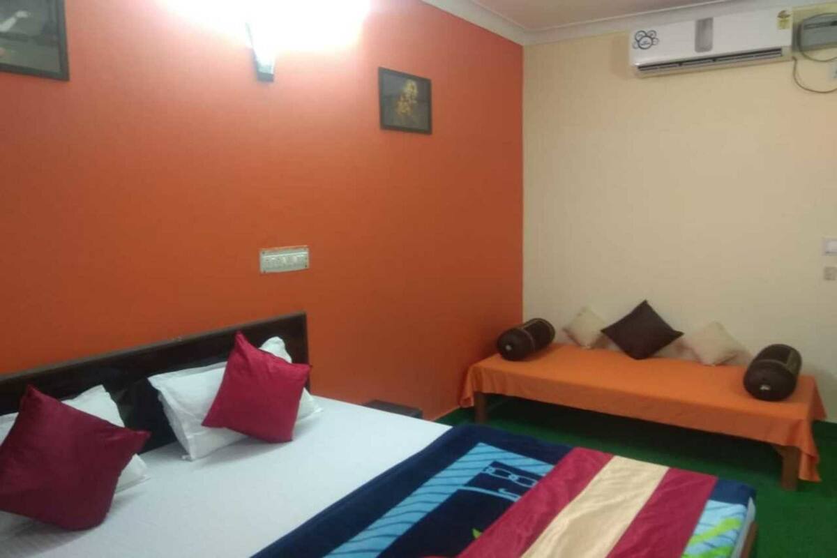 Rollaway beds, free WiFi, wheelchair access