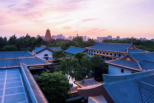 HUALUXE Hotels and Resorts Xi'an Tanghua, an IHG hotel
