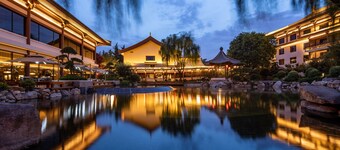 HUALUXE Hotels and Resorts Xi'an Tanghua, an IHG hotel