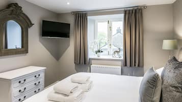 Luxury Double Room, Ensuite (Lodge 6 - Helvellyn)