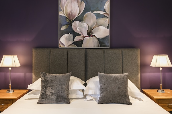 Luxury Twin Room, Ensuite (Lodge 1 & 4)