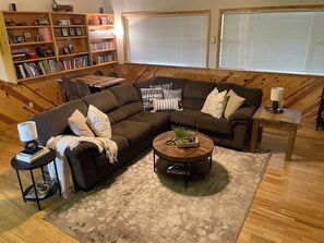 Smart-tv, eldstad, tv-spel och dvd-spelare