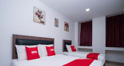 OYO 44093 Vrm Hotel