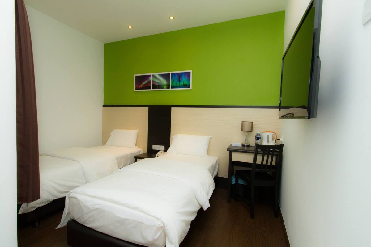 Superior Twin Room, 2 Single Beds | Desk, iron/ironing board (on request), free WiFi