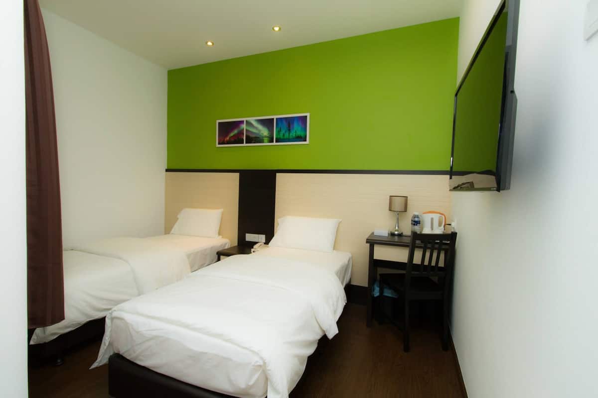 Superior Twin kamer, 2 eenpersoonsbedden | 2 slaapkamers, een bureau, een strijkplank/strijkijzer, gratis wifi