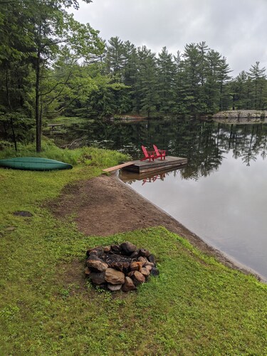 Rustic Cottage on a small lake in beautiful Muskoka