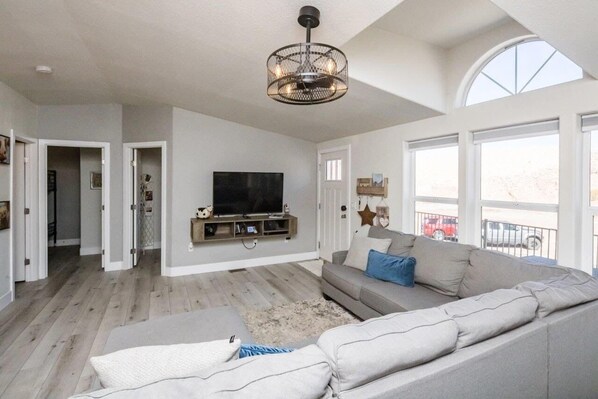 TV, fireplace, DVD player, ping pong