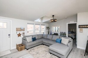 TV, fireplace, DVD player, ping pong