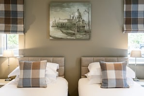 4 bedrooms - The Townhouses @ Carus Green (Kendal)