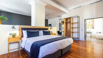 Minibar, in-room safe, desk, laptop workspace