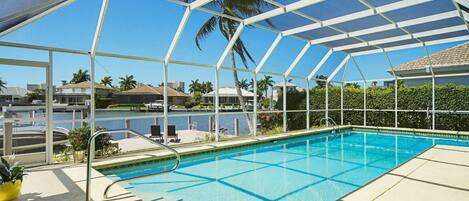 Piscine extérieure, piscine chauffée