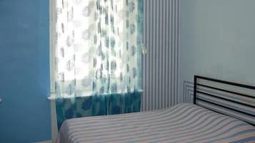 1 chambre, décoration personnalisée, ameublement personnalisé, bureau