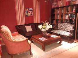 Sala de estar en el lobby