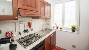 Apartment, 1 Bedroom | Private kitchen - Monsone (Rome)