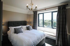 Premier House, Ensuite, Lake View | 5 bedrooms - Cherry Trees (Windermere)
