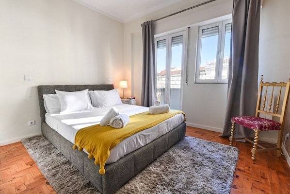 1 bedroom, iron/ironing board, internet, bed sheets