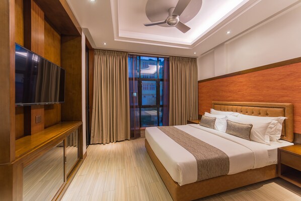 Executive Suite-Balcony View with Free Return Airport Transfer | City view - Samann Host (Hulhumalé)