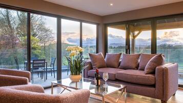 Premier House, Ensuite, Mountain View | Lounge