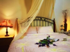 Desk, blackout curtains, free WiFi, bed sheets - Yilan Feeling Homestay B&B (Wujie)