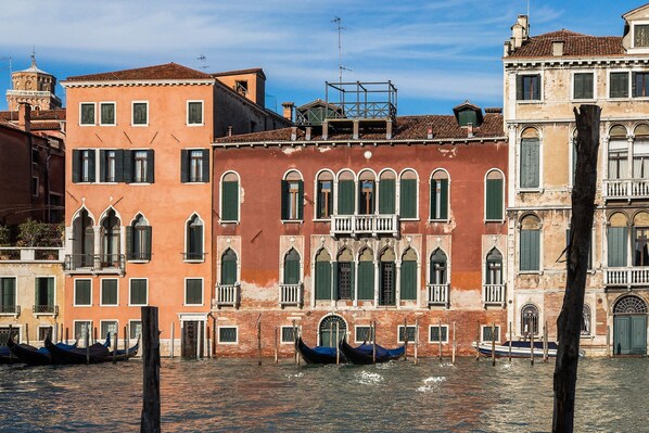 Exterior - GrandCanal~Red (Venice)