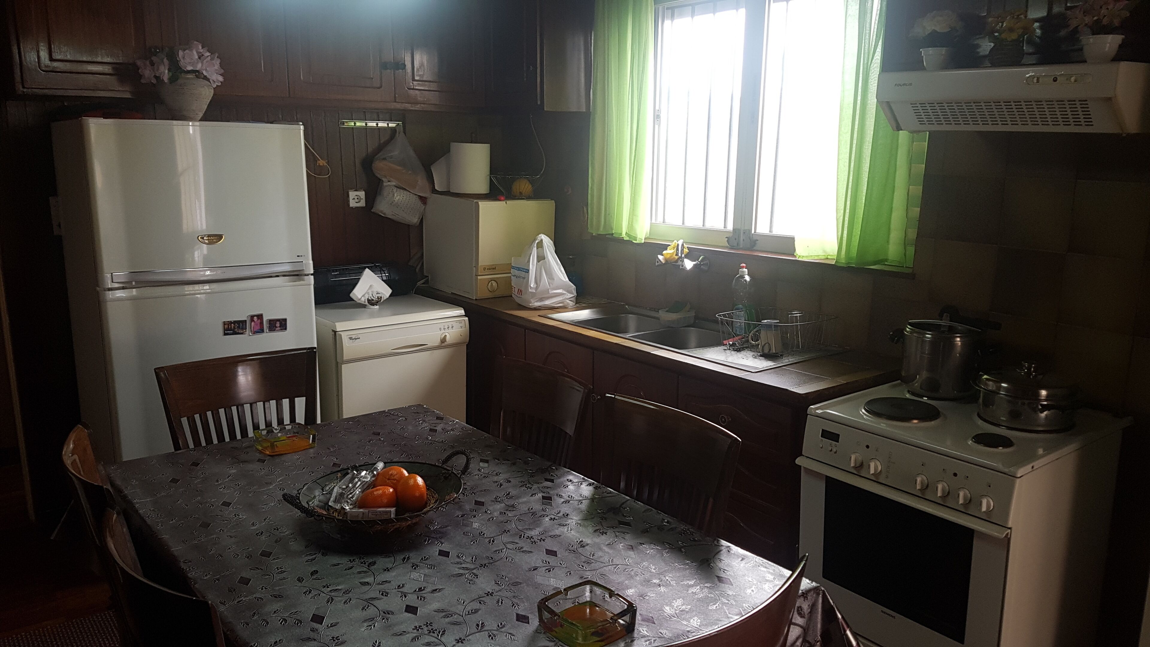 Fridge, oven, coffee/tea maker, toaster