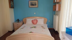 2 chambres, fer et planche à repasser, Wi-Fi, draps fournis