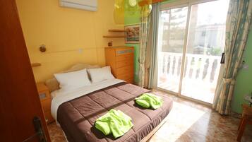 Comfort House | 2 bedrooms, in-room safe, blackout curtains, iron/ironing board
