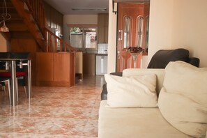 Comfort House | Living area | Flat-screen TV, DVD player - 2 Bedroom House near Tombs of the Kings (Paphos)