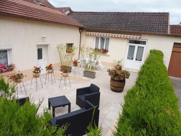 Terrace/patio - Au Pied du Cognelot (Chalindrey)