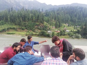 Breakfast area - The Lodge Sharda Neelum Valley (Sharda)
