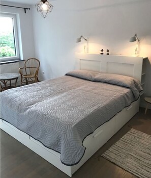 4 bedrooms, travel cot, WiFi