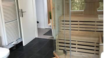 Badewanne, Haartrockner, Toilettenpapier