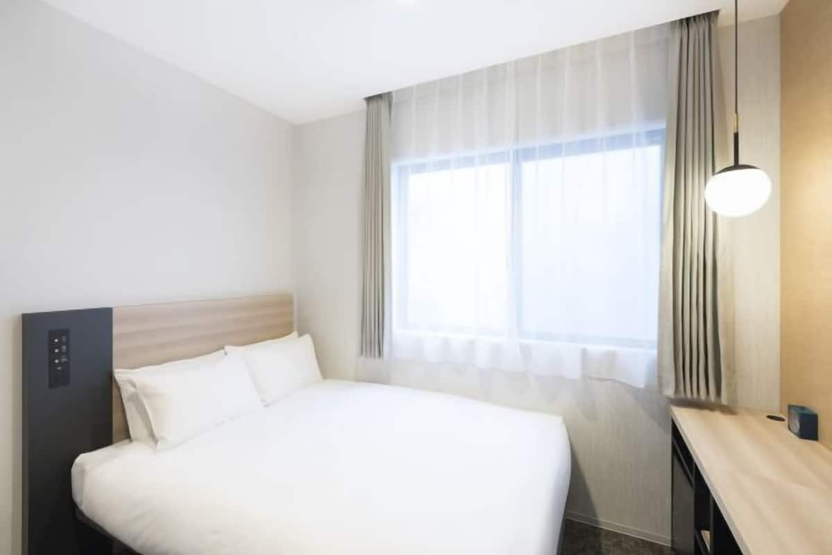 In-room safe, iron/ironing board (on request), WiFi (free), bed sheets