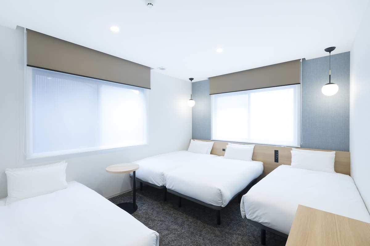 Superior Triple Room | In-room safe, iron/ironing board (on request), WiFi (free), bed sheets