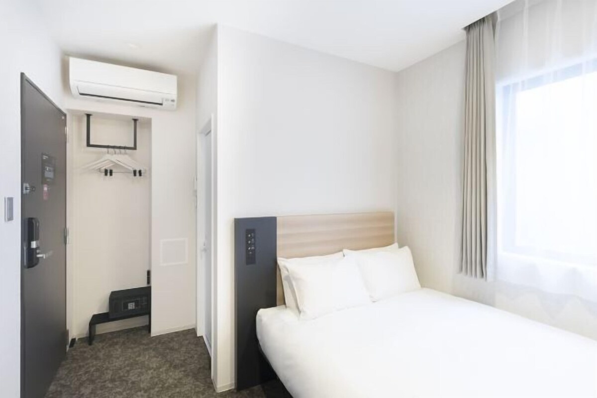 In-room safe, iron/ironing board (on request), free WiFi, bed sheets