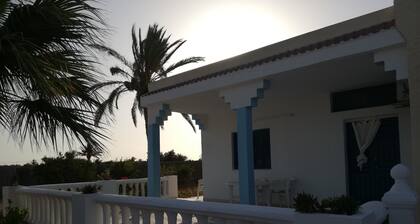 Fantastic apartment right on the sea for rest and quiet holiday