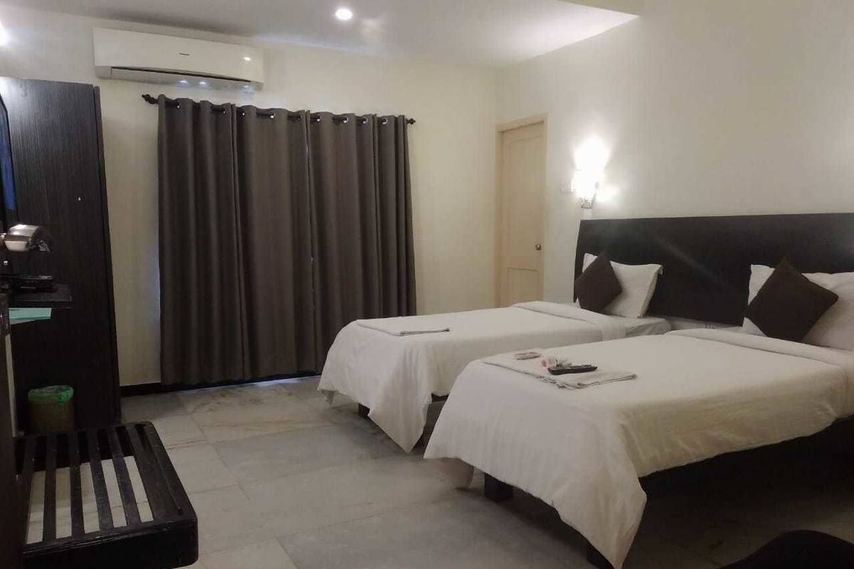 Deluxe Room | Free WiFi, bed sheets