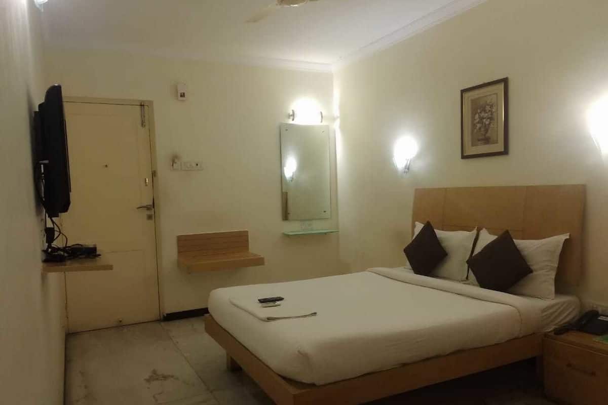 Quarto casal standard | Wi-Fi de cortesia, roupa de cama