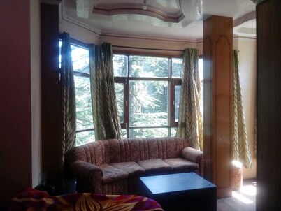 Hotel Chail Inn