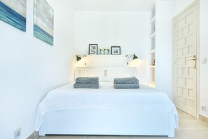 2 bedrooms, iron/ironing board, travel crib, WiFi - Modern stylish bungalow in Moraira (Moraira)