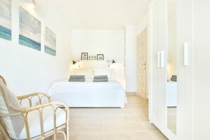 2 bedrooms, iron/ironing board, travel cot, WiFi