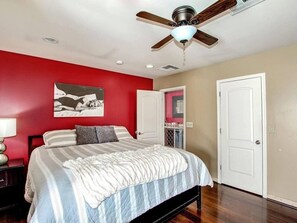 3 bedrooms, desk, iron/ironing board, travel cot