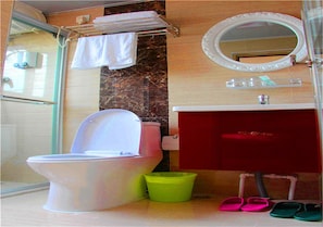 Indoor spa tub