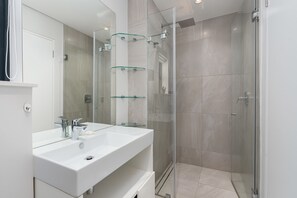 Bathroom - Nineons 3A (Cape Town)