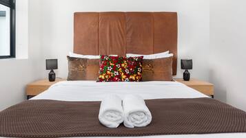 Luxury Apartment | 1 bedroom, premium bedding, in-room safe, desk