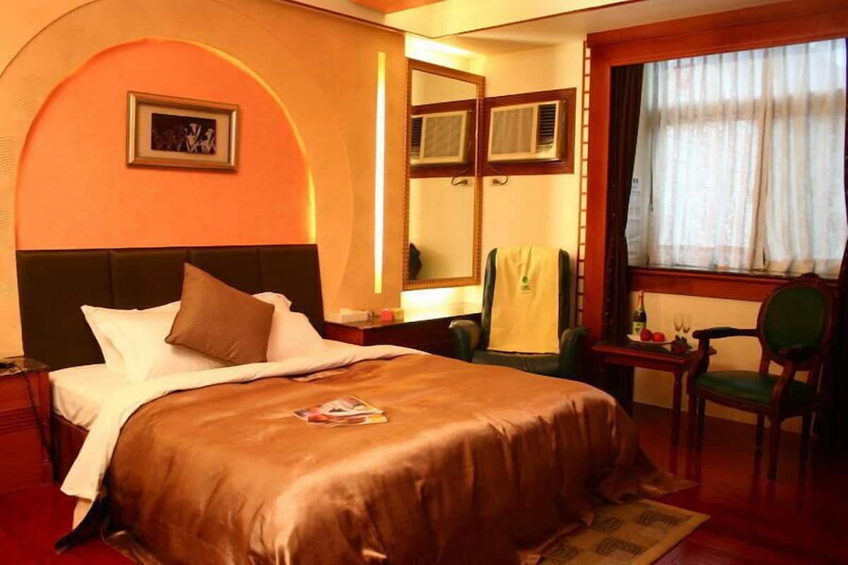 Double Room | Desk, soundproofing, rollaway beds, free WiFi